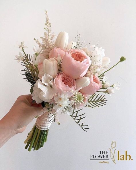 Color Bride Bouquet, Small Bridal Bouquet Summer, Small Bride Bouquets, Small Bridal Bouquets, Lily Bridal Bouquet, Small Wedding Bouquets, Simple Wedding Bouquets, Bridal Bouquet Summer, Wedding Bouquets Bride