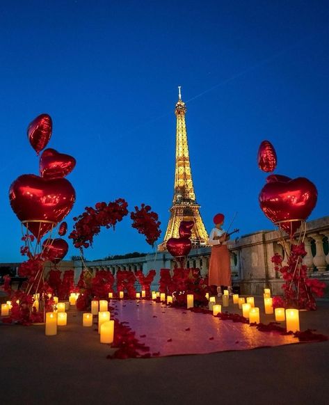 Paris On Valentines Day, Valentines In Paris, Paris Photo Ideas, Dream Proposal, Backyard Wedding Lighting, Oceanfront Wedding, Dream Dates, Romantic Date Night Ideas, Luxury Birthday