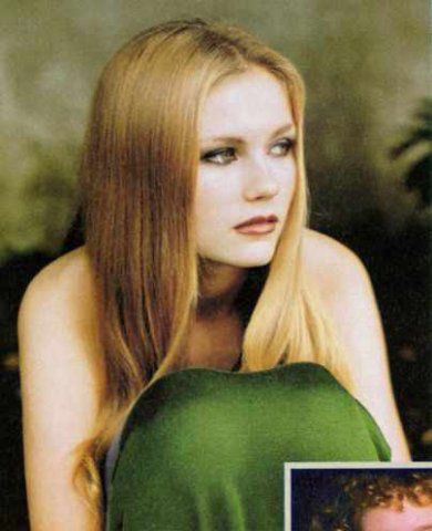 2000s Pictures, Kirsten Dunst Style, Photo Modeling, Marie Antoinette 2006, Best Actress Award, Miss Girl, Model Magazine, Swimsuit Edition, Sofia Coppola