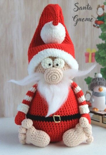 Crocheted Santa, Crochet Gnomes Pattern Free, Amigurumi Santa, Diy Natal, Christmas Crochet Patterns Free, Amigurumi Christmas, Santa Gnome, Gnome Pattern, Crochet Santa