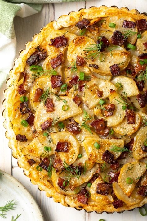 Fabulous Irish Potato Pie Recipe Irish Potato Pie Recipe, Irish Potato Pie, Irish Dinner, St Patrick's Day Recipes, Creamy Scalloped Potatoes, Potato Pie Recipe, Irish Potato, Irish Dishes, Irish Potatoes