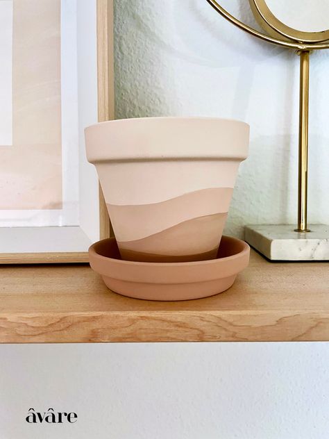 Whether you are looking to upgrade the look of your plants, or buy someone a gift, this hand painted boho planter is a great choice! Terracotta clay pots are amazing for the health of the plants, since they are porous and allow the soil to breathe. This beautiful pot is painted with high quality chalk paint, a water-based paint that is eco friendly, durable, and breathable. A clear top coat is applied on top of the paint to ensure maximum durability, leaving a smooth, non-glossy, satin surface. Paint Ideas For Pots, Plants In Cute Pots, Painting A Plant Pot, Small Painted Pots, Boho Terracotta Pots, Cute Painted Plant Pots, Terracotta Pots Decor, Diy Painted Clay Pots, Simple Painted Pots