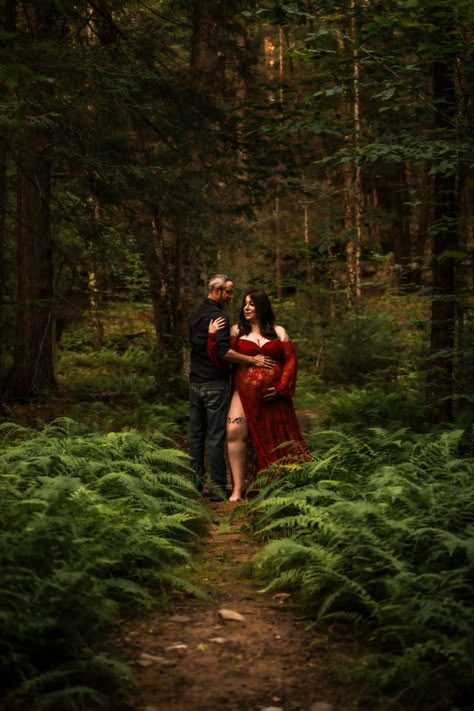 Spooky Fall Maternity Photos, Moody Fall Maternity Pictures, Forest Maternity Pictures, Spooky Pregnancy Photoshoot, Pnw Maternity Photos, Maternity Photo Shoot Poses Mom, Maternity Forest Photoshoot, Woodsy Maternity Photos, Forrest Maternity