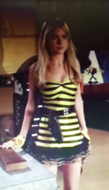 Killer bee costume Bee Costume Aesthetic, Ladybug And Bumblebee Costume, Bee And Beekeeper Costume, Killer Bee Costume, Ladybug And Bee Costume, Bee Halloween Costumes Women, Bee And Flower Costume, Bumblebee Halloween Costumes, Bumble Bee Halloween Costumes