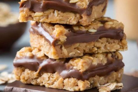 Peanut Butter Passion Bars: A Heavenly Treat - Savory Discovery Peanut Butter Passion Bars, Passion Bars, Easy Bar Recipes, Jello Shot Recipes, Stuffing Casserole, Butter Bars, Shot Recipes, Carrot Cake Recipe, Chocolate Topping