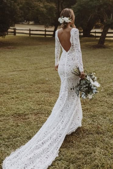 Wedding Dress Low Back, Vintage Lace Weddings, Open Back Wedding Dress, Lace Bride, Long Sleeve Wedding Dress Lace, Back Wedding Dress, Lace Wedding Dress Vintage, Wedding Dress Pictures, Grace Loves Lace