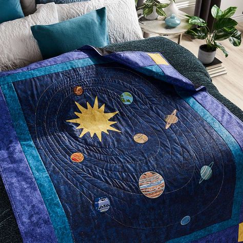 Solar System Quilt Project Solar System Quilt Pattern, Solar System Quilt, Space Baby Quilt, Space Quilt, Boys Quilt Patterns, Patchwork Projects, Space Baby, Turquoise Fabric, Childrens Quilts