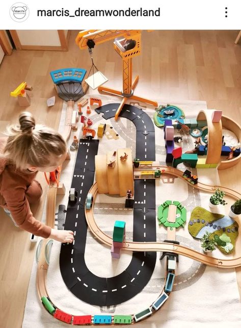 Train Play Ideas, Brio Train Layout Ideas, Brio Train Table, Ikea Train Track Layout, Hot Wheels Track Diy, Brio Train Track, Brio Train, Grimm's Toys, Boho Kids Room