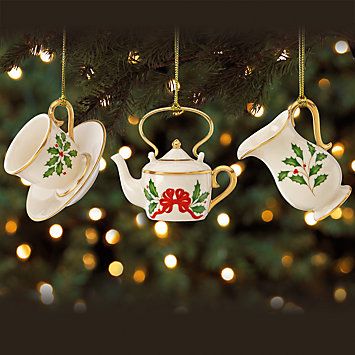 Lenox Christmas Pattern <3 Ornaments On Tree, Lenox Christmas Ornaments, Lenox Ornaments, Christmas Tea Party, Holiday China, Lenox Christmas, Christmas China, Country Christmas Decorations, Christmas Tea