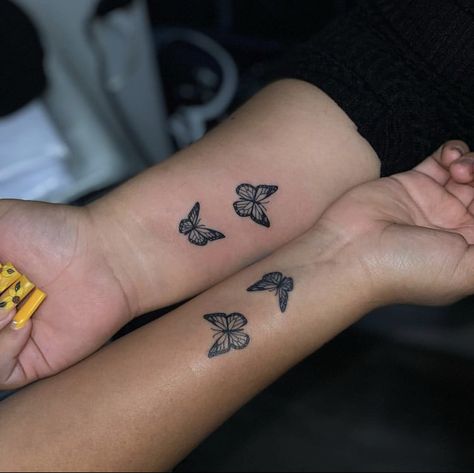 Sister Tattoos For 3 Butterflies, Cute Tattoos For Bsf, Small Tattoo Ideas With Best Friend, Matching Bestie Tattoos Butterfly, Cute Tattoos Matching Best Friends, Matching Sister Tattoos For 2 Small Butterfly, Cute Tattoos For Cousins, Sister Tattoos For 2 Butterflies, Cute Matching Butterfly Tattoos