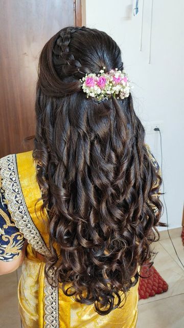 Open Hairstyles Indian Wedding, Elegant Curls, Reception Hairstyles, Down Hairstyles For Long Hair, Hairstyle Examples, Face Skin Care Routine, Traditional Hairstyle, Hairdo Wedding, Indian Wedding Hairstyles