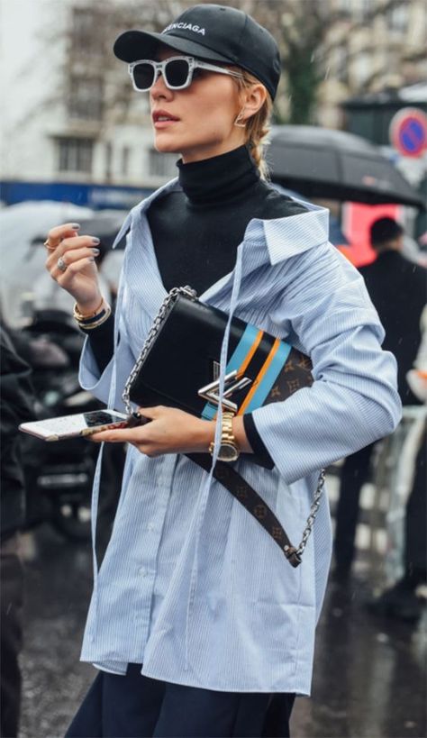 how to layer your outfit, turtleneck under button up and dress over pants ideas Winter Layering Outfits, Turtleneck Layering, Trends In 2023, Taylor Tomasi, Turtleneck Under, Vanessa Jackman, Tommy Ton, Turtleneck Outfit, Leandra Medine