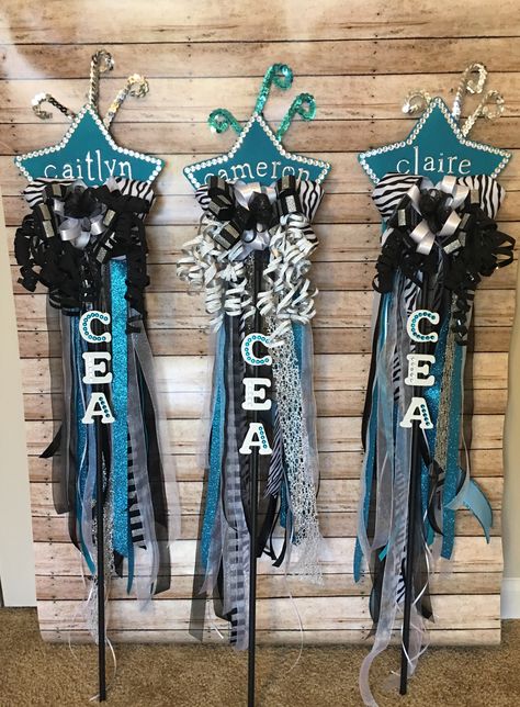 Cheer Spirit Sticks Ideas, Cheerleading Spirit Stick Ideas, Cheer Mom Spirit Ideas, Cheer Competition Spirit Sticks, Dance Spirit Sticks, Homecoming Spirit Sticks, How To Make Spirit Sticks Cheer, Dance Competition Signs Posters, Cheer Sticks Spirit Diy