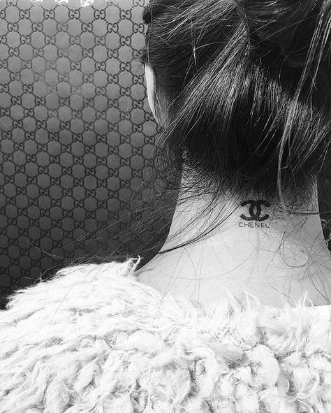 Chanel logo tattoo on the back of the neck. Coco Chanel Tattoo, Chanel Logo Tattoo, Chanel Tattoo Ideas, Channel Tattoo, Chanel Tattoo, Fire Tattoos, Tattoo On The Back, Special Tattoos, Pop Art Drawing