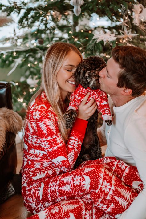 Christmas Couple Dog Pictures, Couple Christmas Pictures With Dog Pajamas, Christmas Shoot With Dog, Xmas Photos With Dogs, Christmas Family Dog Photos, Christmas Picture Ideas With Dogs Couple, Pet Family Photos Christmas Cards, Couple Holiday Photos With Dog, Christmas Photoshoot Ideas For Couples With Dog