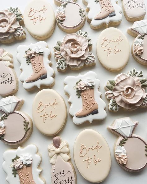 Rustic Bridal Shower Cookies, Western Bridal Shower Cookies, Cowgirl Cookies Decorated, Bachelorette Cookies Decorated, Fondant Biscuits, Western Cookies, Cowgirl Cookies, Wedding Sugar Cookies, Western Bridal Showers