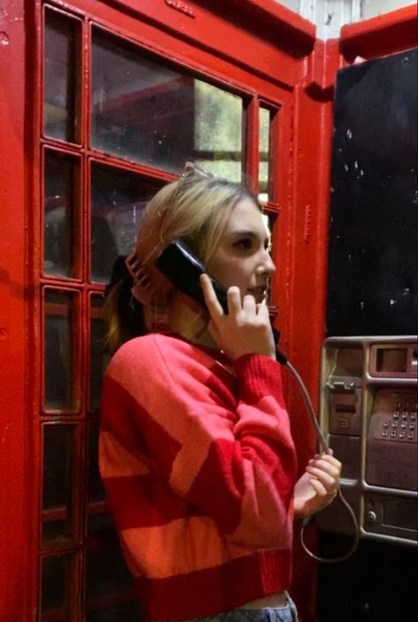 Person On Phone Aesthetic, Calling Someone On The Phone Aesthetic, Girl Phone Call Aesthetic, Phone Box Photoshoot, Person Calling On Phone, Telephone Pose Reference, Telephone Box Photoshoot, Phone Box Aesthetic, Person On Phone Reference