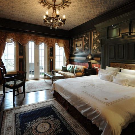 Old Luxury Bedroom, England Manor Interior, German Bedroom Design, French Manor Bedroom, Manor House Aesthetic Interior, Old Money Manor Interior, British Manor Houses Interior, Manor Interior Aesthetic, Old Mansion Bedroom