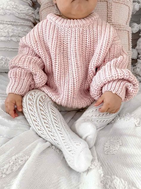 Stylish and Comfy Baby Summer Romper for Quick and Easy Dressing Womens Pastel Outfits, Baby Girl Sweater Outfits, 2024 Easter Outfit, Winter Baby Outfits Girl, Newborn Girl Winter Outfits, Baby Tights Outfit, Winter Toddler Outfits Girl, Cute Baby Outfits Girl, Winter Baby Clothes Girl