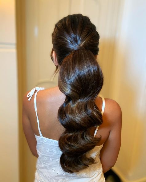 Ponytail Bride, Glamorous Ponytail, Brunette Bridal Hair, Ponytail Bridal Hair, Bridgerton Hair, Wedding Ponytail Hairstyles, Wave Ponytail, Bridesmaid Hair Ponytail, Bridal Ponytail