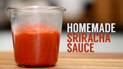 Homemade Sriracha Sauce, Apple Recipes For Canning, Sriracha Sauce Recipe, Canning Soup Recipes, Homemade Sriracha, Spicy Asian Chicken, Sriracha Recipes, Hot Sauce Recipes, Sriracha Sauce