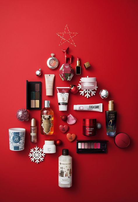 Product Holiday Photography, Product Layflat Photography, Holiday Beauty Campaign, Holiday Skincare Photography, Christmas Product Shoot Ideas, Product Christmas Photography, Christmas Product Photoshoot Ideas, Christmas Photoshoot Product, Christmas Ads Advertising Campaign