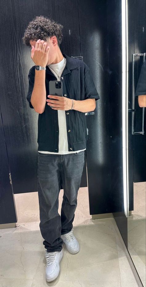 Men’s Zara Outfits, Zara Fits Men, Outfit Streetwear Homme, Outfit Ideas Men Streetwear Summer, Bitmoji Outfits Men, Zara Style Men, Baggy Jeans Men Outfit, White Boy Style, Zara Outfit Men