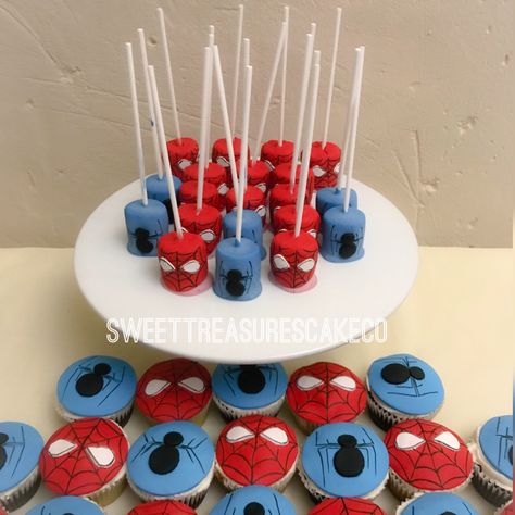 Spiderman Marshmallow Pops, Spider Man Marshmallow Pops, Spider Man Birthday Desserts, Marvel Dessert Table, Spider Man Cake Pops Ideas, Spider Man Party Treats, Spider Man Treat Table, Spider Man Candy Table, Spiderman Birthday Desserts