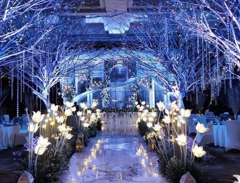 Debut Stage Decoration, Debut Motif, Wedding Tunnel, Wedding Arab, Debut Decorations, Wedding Tunnels, 2022 End, Cinderella Quinceanera Themes, Winter Wonderland Christmas Party