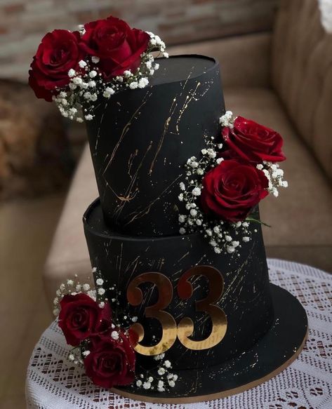 Black Pink And Gold Cake, 18th Birthday Cake Red And Black, Black And Red 18th Birthday, Black Red Gold Cake, Red And Black Cakes, Black And Red Cupcakes, Black Cake With Red Roses, Red And Black Cake Ideas Birthdays, Black And Red Decor Party Ideas