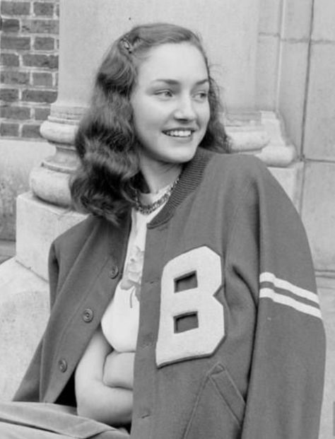 50s: Letter Jacket Letterman Sweaters, 1940s Photos, Varsity Jacket Outfit, Ivy League Style, Vintage School, Letterman Jacket, Vintage Life, 1940s Fashion