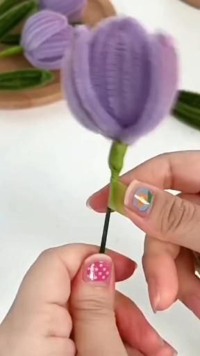 Flower Diy Pipe Cleaner, Arts And Crafts With Pipe Cleaners, Diy Flowers With Pipe Cleaners, Fuzzy Wire Tulips, How To Make A Flower Out Of Pipe Cleaner, Flower Out Of Pipe Cleaners, Pipe Clear Flower, Cleaning Pipe Flowers, Pipe Cleaner Tulip Tutorial