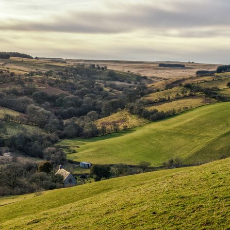 Welsh Aesthetic, Welsh Landscape, Sin Eater, Welsh Coast, Welsh Countryside, Valley Green, Valley Landscape, Wales Travel, Brecon Beacons