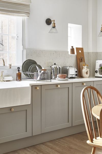 Clever planning and removing a wall were key to maximising space in this kitchen-diner. Removing A Wall, Outdated Kitchen, Larder Cupboard, Glass Cabinets Display, Thrifty Decor, Recessed Wall, Family Kitchen, House Decorating, Kitchen Diner