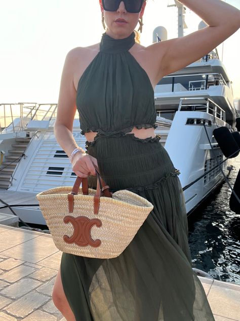 Celine Basket Bag, Basket Bag Outfit, Bag Outfit, Starfish Earrings, Hermes Oran, Khaki Dress, Basket Bag, Outfit Idea, Summer Outfit