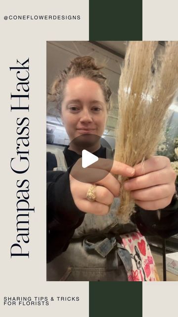 Courtney | Texas Florist on Instagram: "Have pampas grass pieces not connected to the main stem? Don’t throw them away! Wire or tape the pieces to a stake or even a cut rose stem. It creates the perfect piece of pampas grass to add into any arrangement! When we prep our pampas grass for bouquets, we NEVER throw away the pieces we pull off the main stem. They go in our prep bucket and are used for all kinds of things! 🌿 boutonnières 🌿 flower crowns 🌿 corsages 🌿 centerpieces 🌿 arches and so much more! Don’t throw away those pieces y’all! ESPECIALLY dried florals!" Pampa Grass Bouquet, Pampas Flower Arrangement, Pampas Grass Centerpieces, Pampas Grass Bouquet, Grass Flower, Dried Florals, Rose Stem, Flower Crowns, Pampas Grass