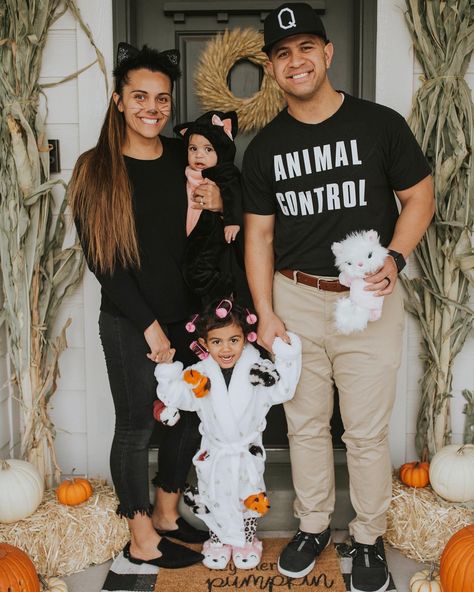 Cheetah Halloween Costume Family, Family Animal Halloween Costumes, Adams Family Costume With Dog, Crazy Dog Lady Costume, Cat Family Costume Ideas, Cat Couple Costume Halloween, Cat Costume Toddler, Raccoon Family Costume, Cat Toddler Costume