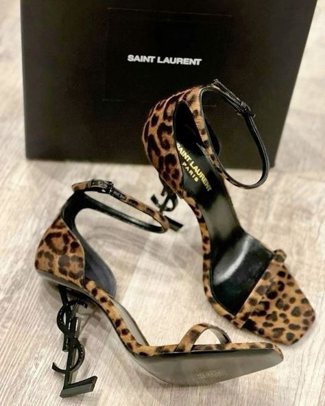 Luis Viton, Colorado Desert, Yves Saint Laurent Fashion, Western Colorado, Saint Laurent Fashion, Pretty Heels, Donation Box, Dr Shoes, Pretty Shoes Sneakers