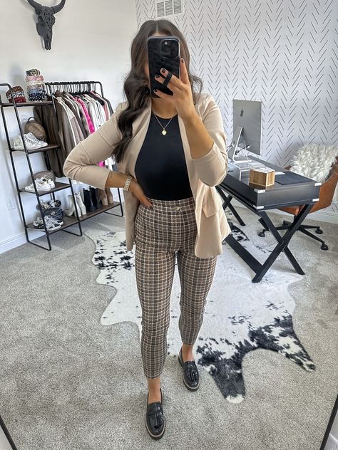 Spring Office Outfits, Event Outfit Ideas, Office Outfits Women Casual, Work Attire Women, Cute Professional Outfits, Casual Work Attire, Classy Business Outfits, Spring Business Casual, Work Outfit Office