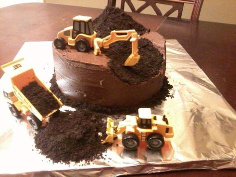 Dump Truck Cakes, Digger Cake, Construction Cake, Dirt Cake, Truck Cakes, Construction Trucks, Construction Birthday Parties, Gateaux Cake, A Birthday Cake