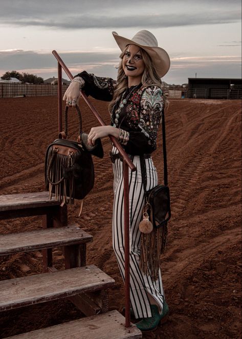 Rodeo Clown Costume Womens, Rodeo Clown Costume, Western Photoshoot Ideas, Rodeo Clown, Western Photoshoot, Face References, Insta Photos, Clown Costume, State Fair