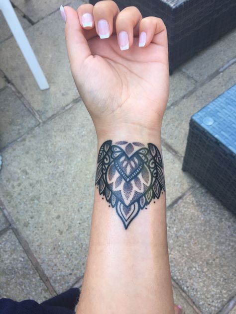 Side Of Wrist Tattoo Coverup, Coverup Hand Tattoos, Wrist Tattoos For Women Cover Up, Mandala Cover Up Tattoo, Coverup Wrist Tattoos For Women, Tattoo Pols, Inner Wrist Tattoos, Wrist Tattoos Words, Wrap Around Wrist Tattoos