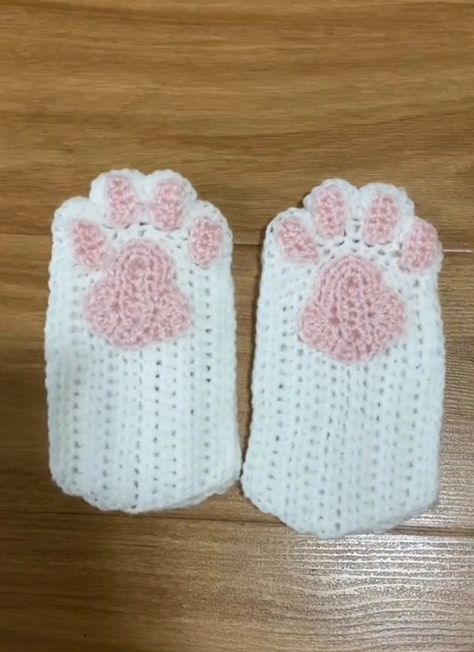 Cat Paw Fingerless Gloves, Paw Fingerless Gloves, Knit Accesories, Paw Cat, Crochet Gloves Pattern, Gloves Pattern, Crochet Food, Crochet Gloves, Crochet For Home