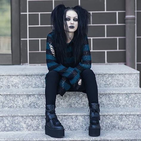 Riya Albert (@riyaalberttt) • Instagram photos and videos Darya Goncharova, Goth Clothes, Black Dagger Brotherhood, Goth Hair, Alt Girls, Goth Beauty, Dark Outfits, Gothic Clothing, Estilo Punk