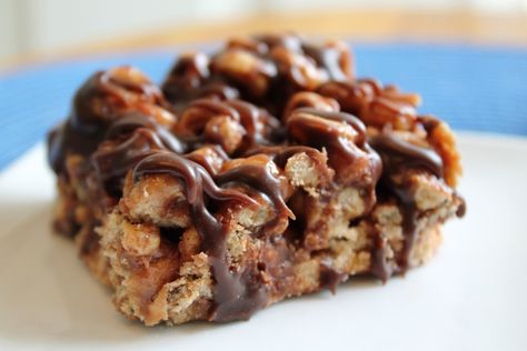 Peanut Butter Cheerio Bars, Cheerio Bars, Sea Salt Chocolate, Blondies Bars, Peanut Butter Honey, Butter Bars, Chocolate And Peanut Butter, Peanut Butter Bars, Keto Cheesecake