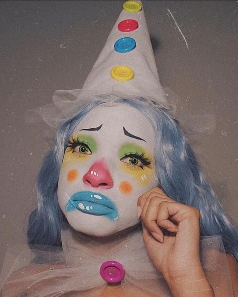 Modern Clown Costume, Clown Drag, Drag Clown, Cute Clown Costume, Name Art Projects, Clown Aesthetic, Clown Costume Women, Clown Face Paint, Cute Clown Makeup