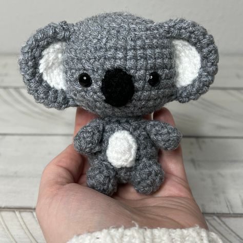 Kenny the Mini Koala Free Pattern Crochet Teddy Bear Pattern Free, Koala Pattern, Teddy Bear Patterns Free, Bear Patterns Free, Crochet Teddy Bear Pattern, Animal Crochet, Mini Crochet, Crochet Animals Free Patterns, Crochet Design Pattern