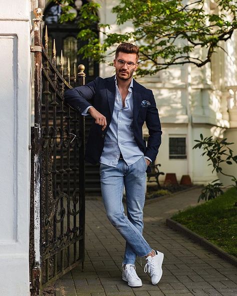 Justus Frederic Hansen (@justusf_hansen) • Instagram photos and videos Mens Fashion Summer Outfits, Mens Summer Outfits, Mens Casual Outfits Summer, Men With Street Style, Men Photoshoot, Mens Fashion Smart, Expensive Clothes, Mens Spring Fashion, Mens Fashion Suits