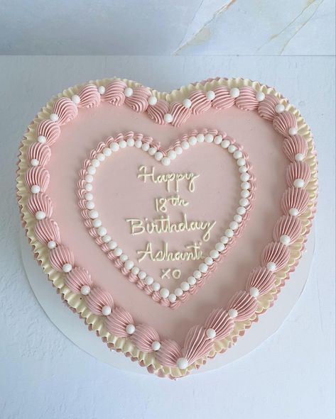 Cake Piping Designs, Retro Cakes, 24th Birthday Cake, Heart Birthday Cake, 22nd Birthday Cakes, Cake Piping, Heart Cakes, 16 Cake, Sweet 16 Cakes