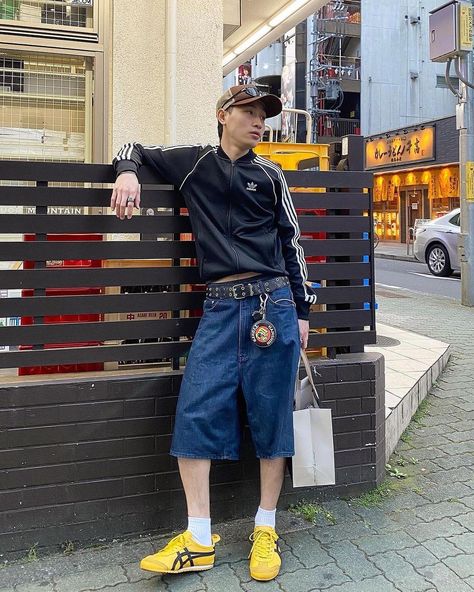 Fit of the day 🚀🚀 Men’s Summer Streetwear 2024, Masculine Fashion, Guy Fits, Friend Poses Photography, Guys Clothing Styles, Street Style Outfits Men, Cool Fits, Fashion Socks, Outfit Style